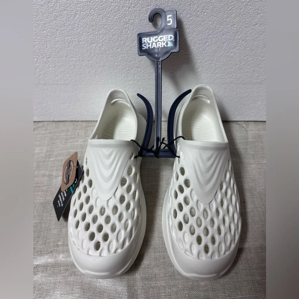 Rugged Shark Big Kids Size 5”Slip on Water Sneakers